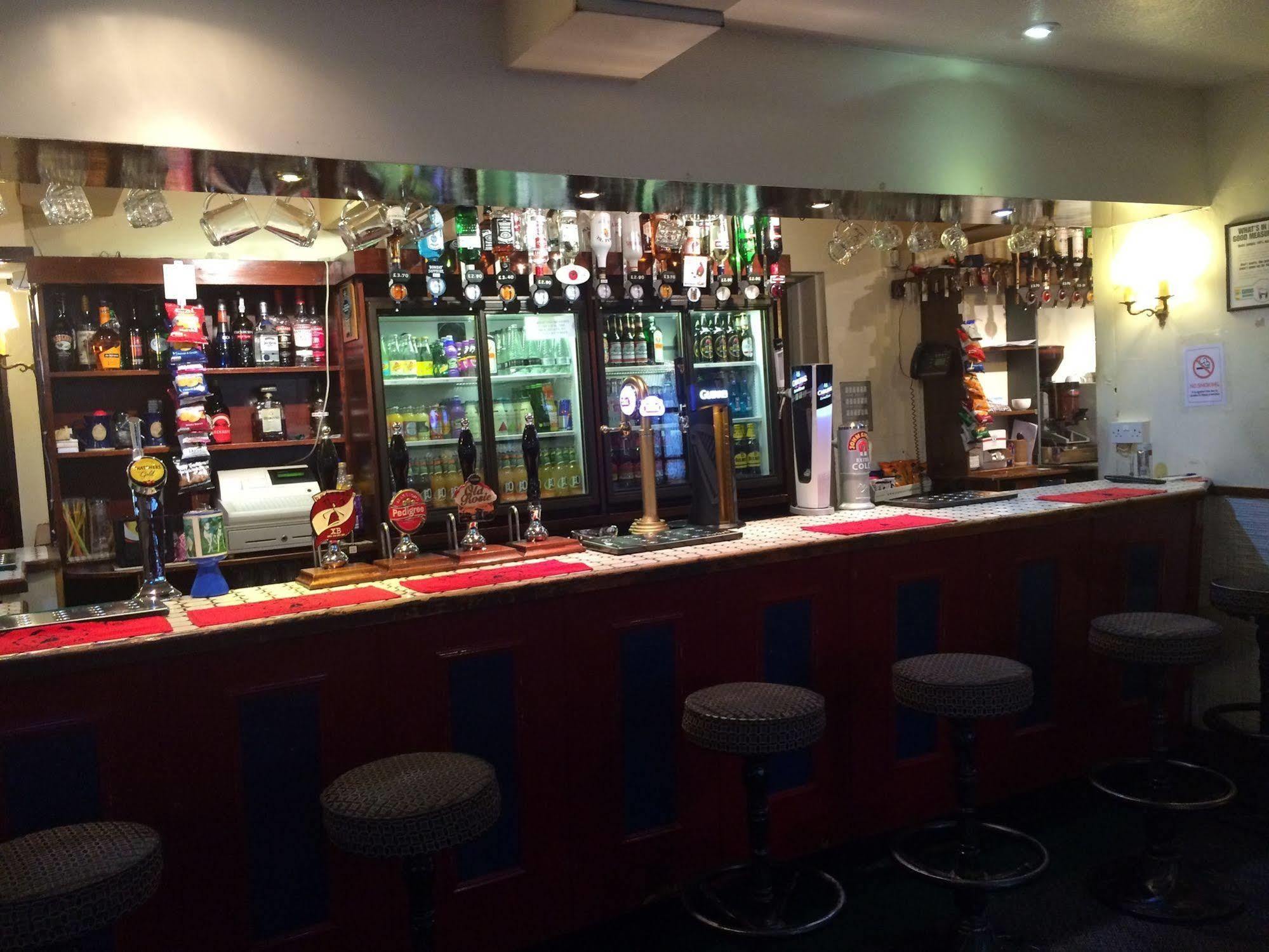 半月餐厅酒店 奥尔福德 外观 照片